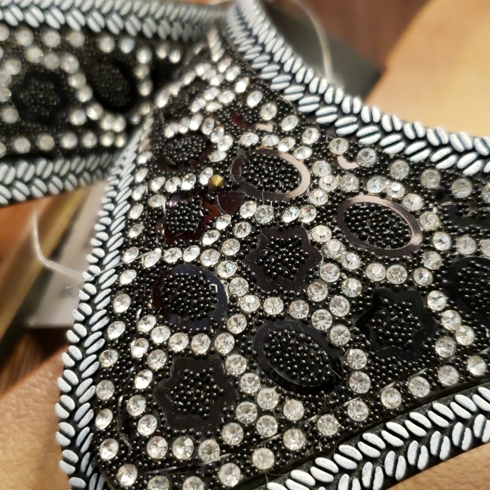 3 PAIR SET Dana Black, Brown, & White Jeweled Thong Flip Flops - Picture 5 of 12
